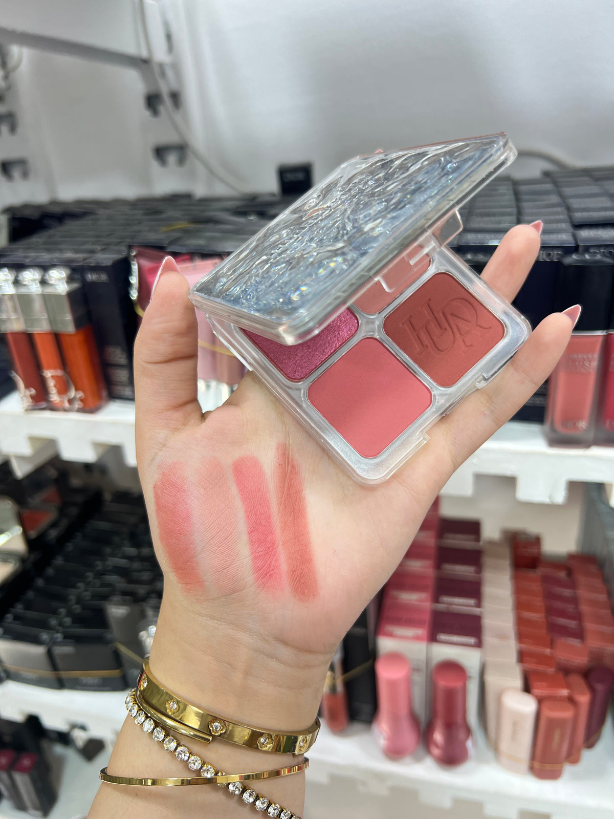Huda beauty blush palette